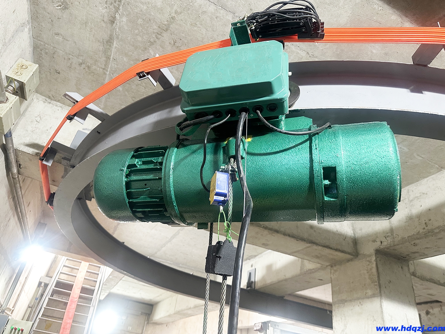 泵站用電動(dòng)葫蘆U形工字鋼單軌吊 泵站用電動(dòng)葫蘆U形工字鋼單軌吊