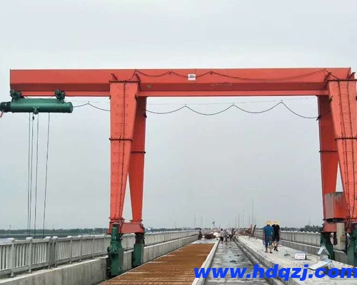 輪胎式起重機(jī)在建筑工地中的應(yīng)用價(jià)值是什么？